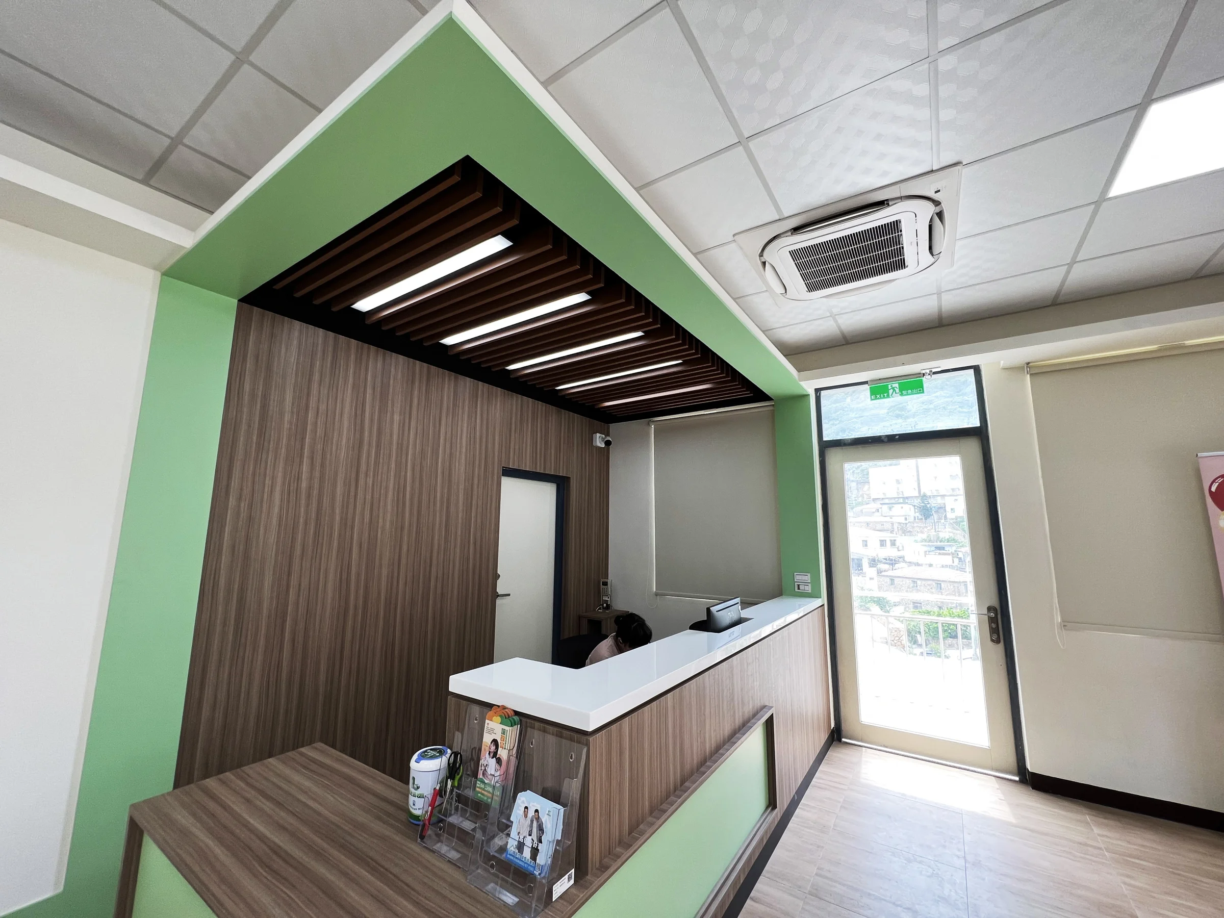 用一座小屋迎接來訪者｜實景照片