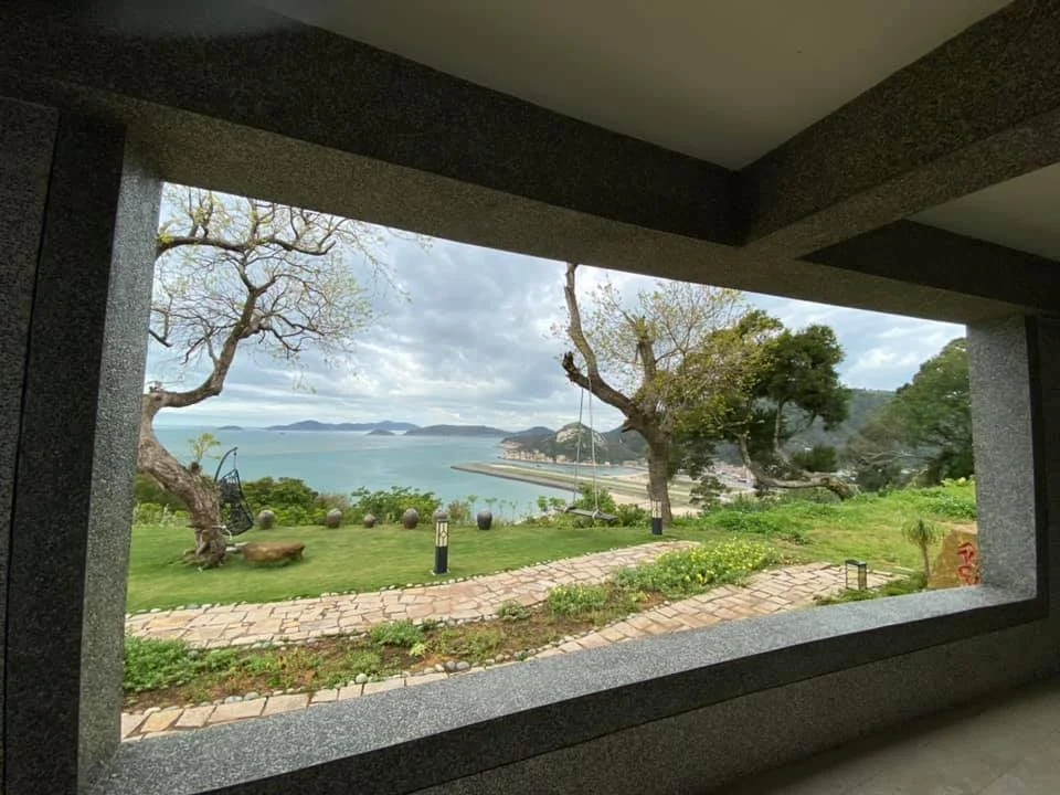 把海景收進一道厚牆｜實景照片