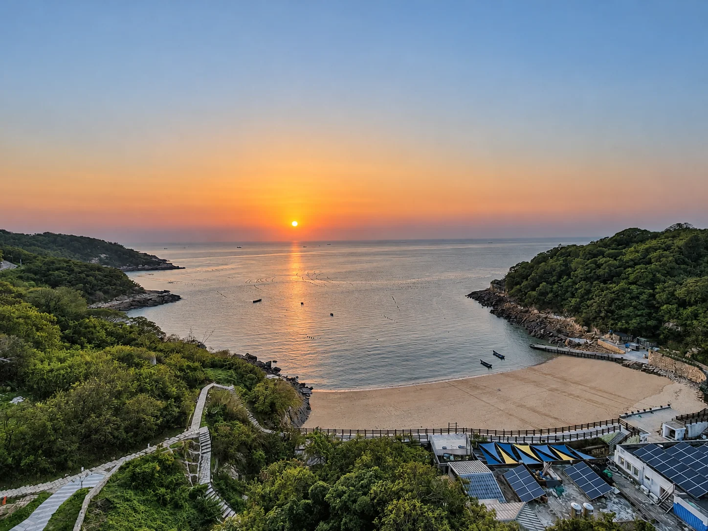 夕陽與海灣｜空間影像